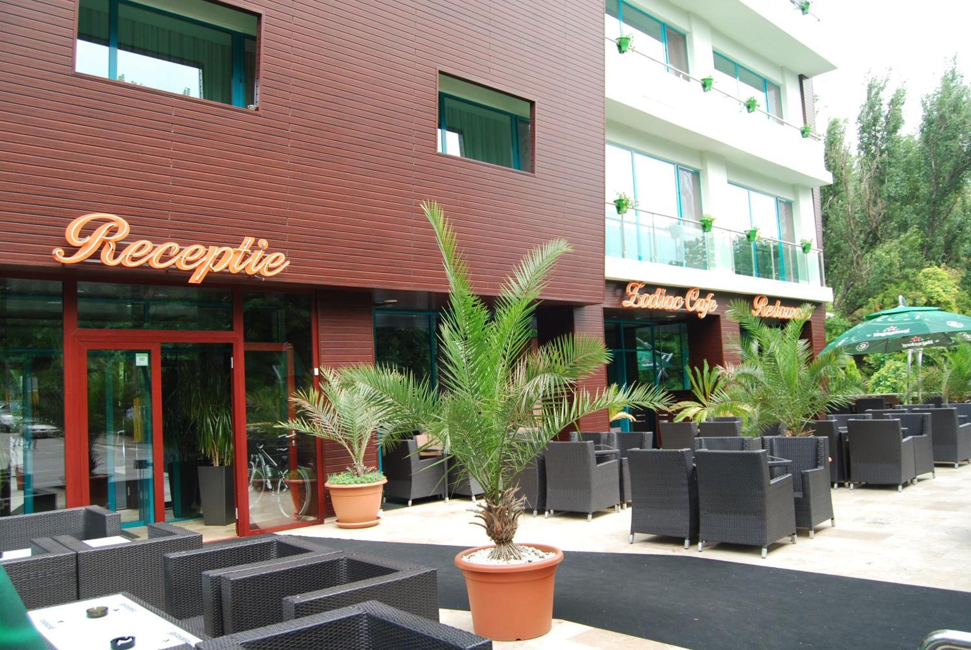 Hotel Zodiac Κονστάντζα Εξωτερικό φωτογραφία